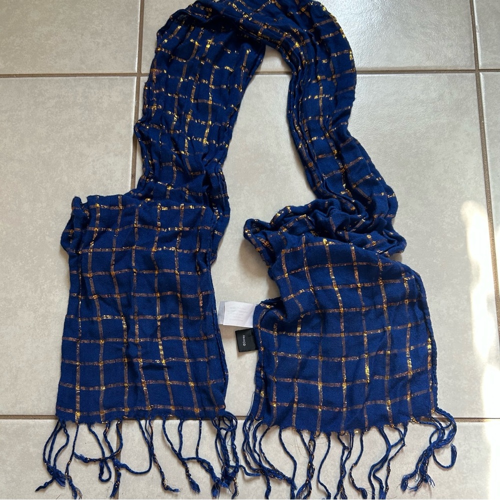 Jonas Brothers Blue and Gold Checkered Scarf - Picture 2 of 6